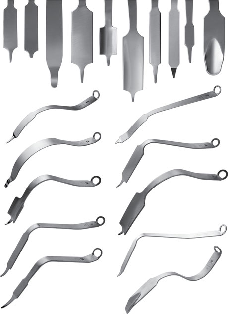Minimally Invasive Hip Retractors